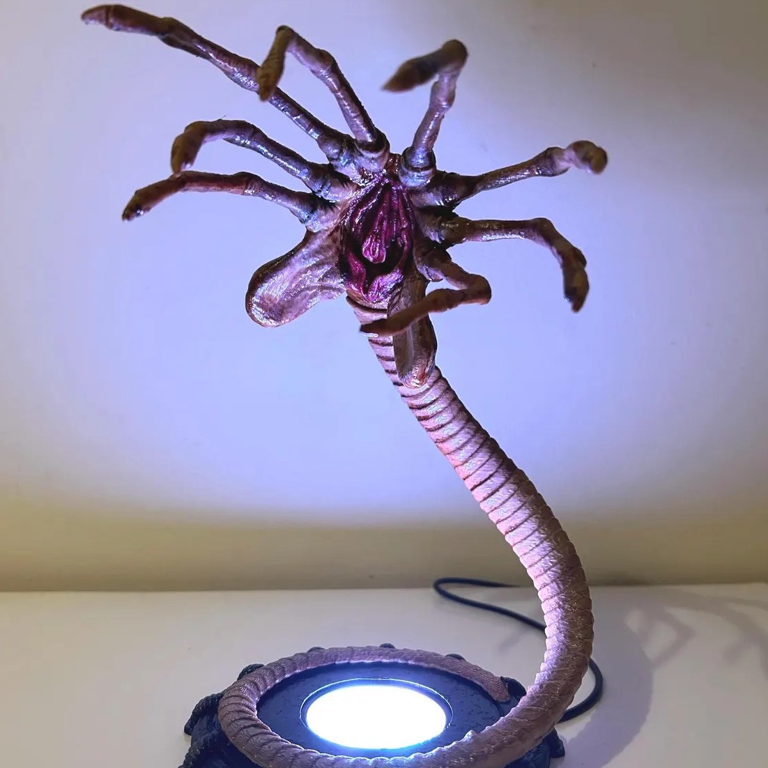 Home Decor Com - Luminária Alien Facehugger, Decoração de Abóbora