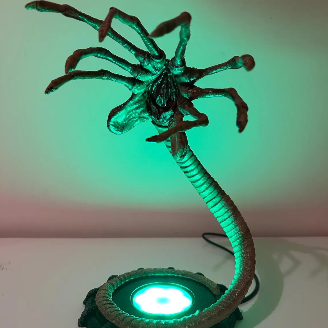 Luminária Alien Facehugger, De - Home Decor Com avaliação e preço
