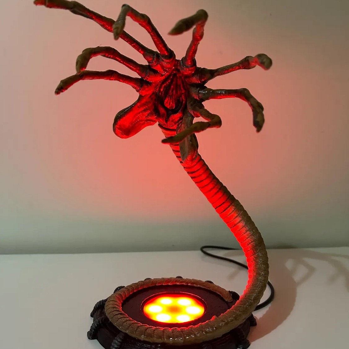 Luminária Alien Facehugger, De - Home Decor Com avaliação e preço